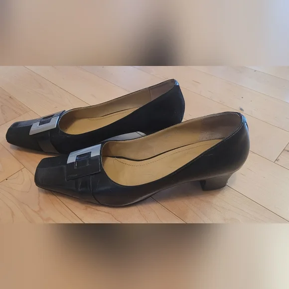 Shoes - Picture 1 of 4